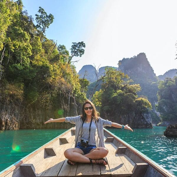 The Surfing Man That Will Blow Your Mind – Ride the Waves in Vietnam! 🌊🏄
