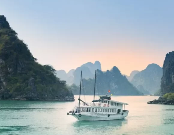 Ha Long Bay 
