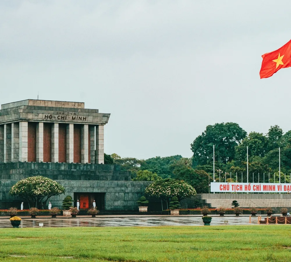 Tour VietNam Package 6 Days 5 Nights: Hanoi – Ha Long Bay – Da Nang