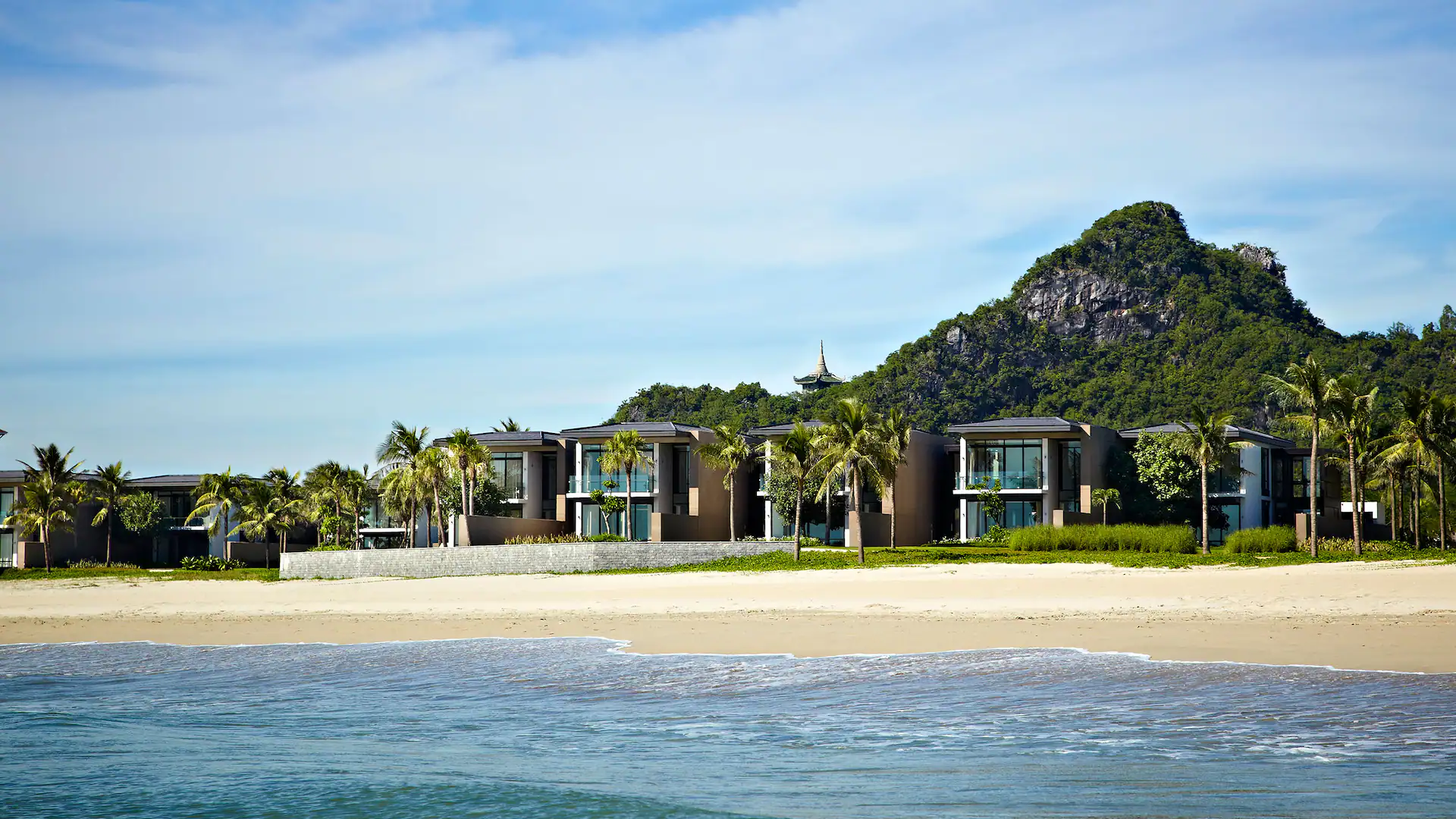 Where Modern Comfort Meets Coastal Beauty