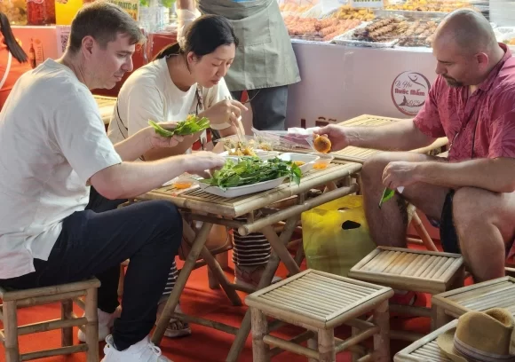 🇻🇳 Foreign Tourists Delight in Vietnam’s First Traditional Fish Sauce Festival