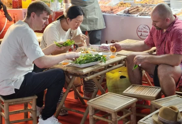 🇻🇳 Foreign Tourists Delight in Vietnam’s First Traditional Fish Sauce Festival