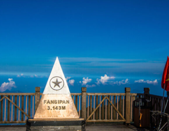 Discover Sapa: Majestic Moana, Conquer Fansipan, Lost in Cat Cat Village