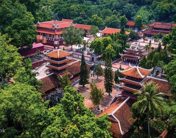 Perfume Pagoda – Chùa Hương: 3 Unmissable Wonders Inside Vietnam’s Most Spectacular Sacred Mountain