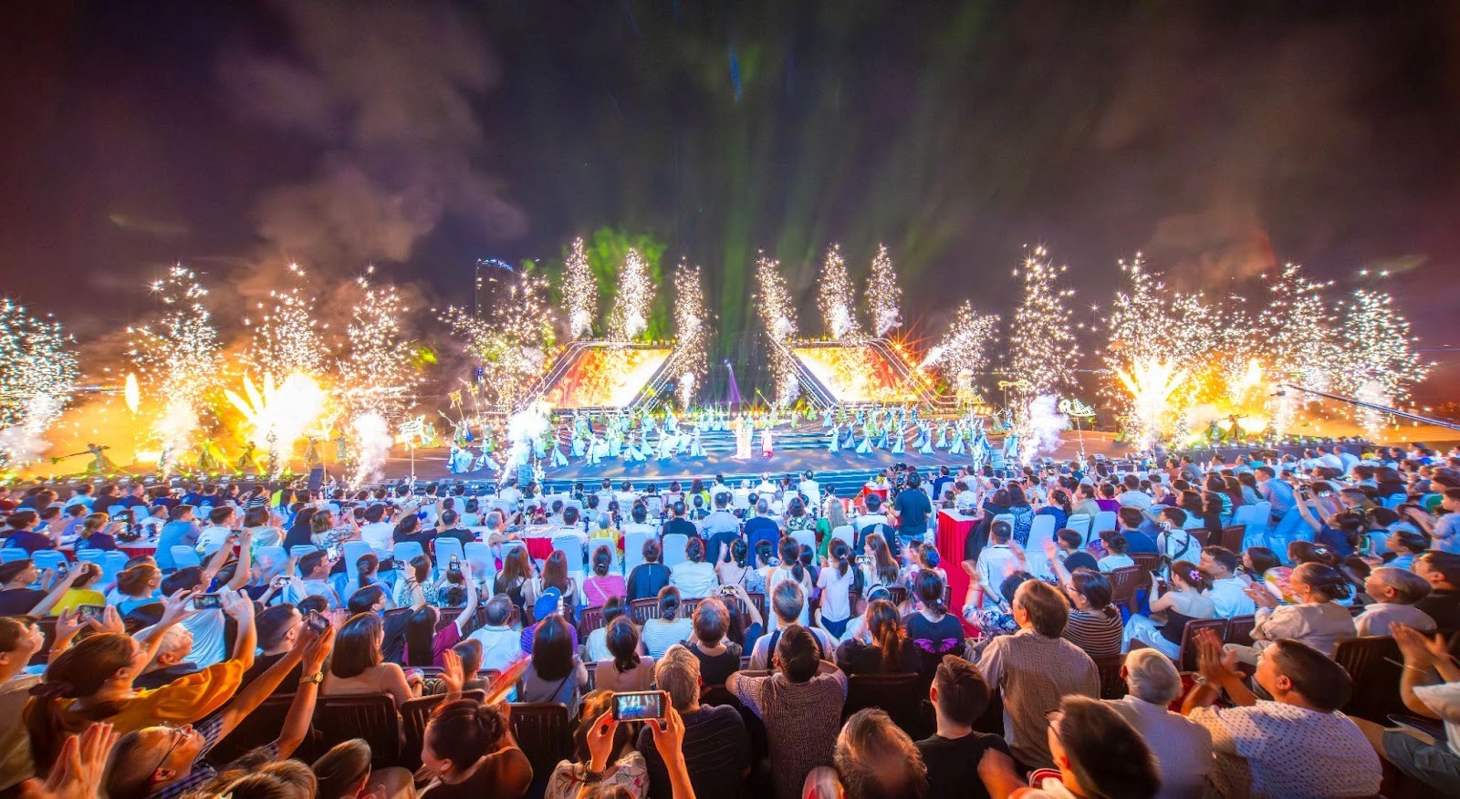 watch fireworks in Danang