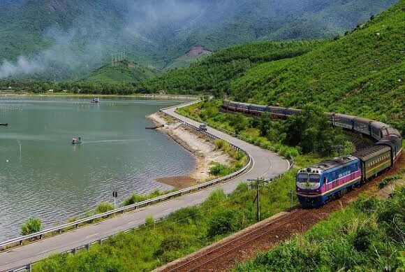 12 Amazing Scenic Train Journeys in Vietnam You Should Experience (2026 Guide)