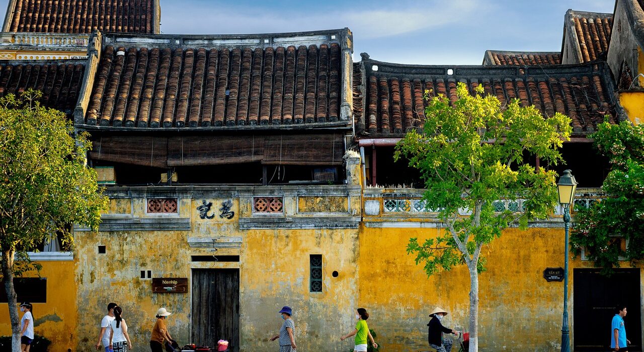 best time to visit Da Nang Hue Hoi An - people, street