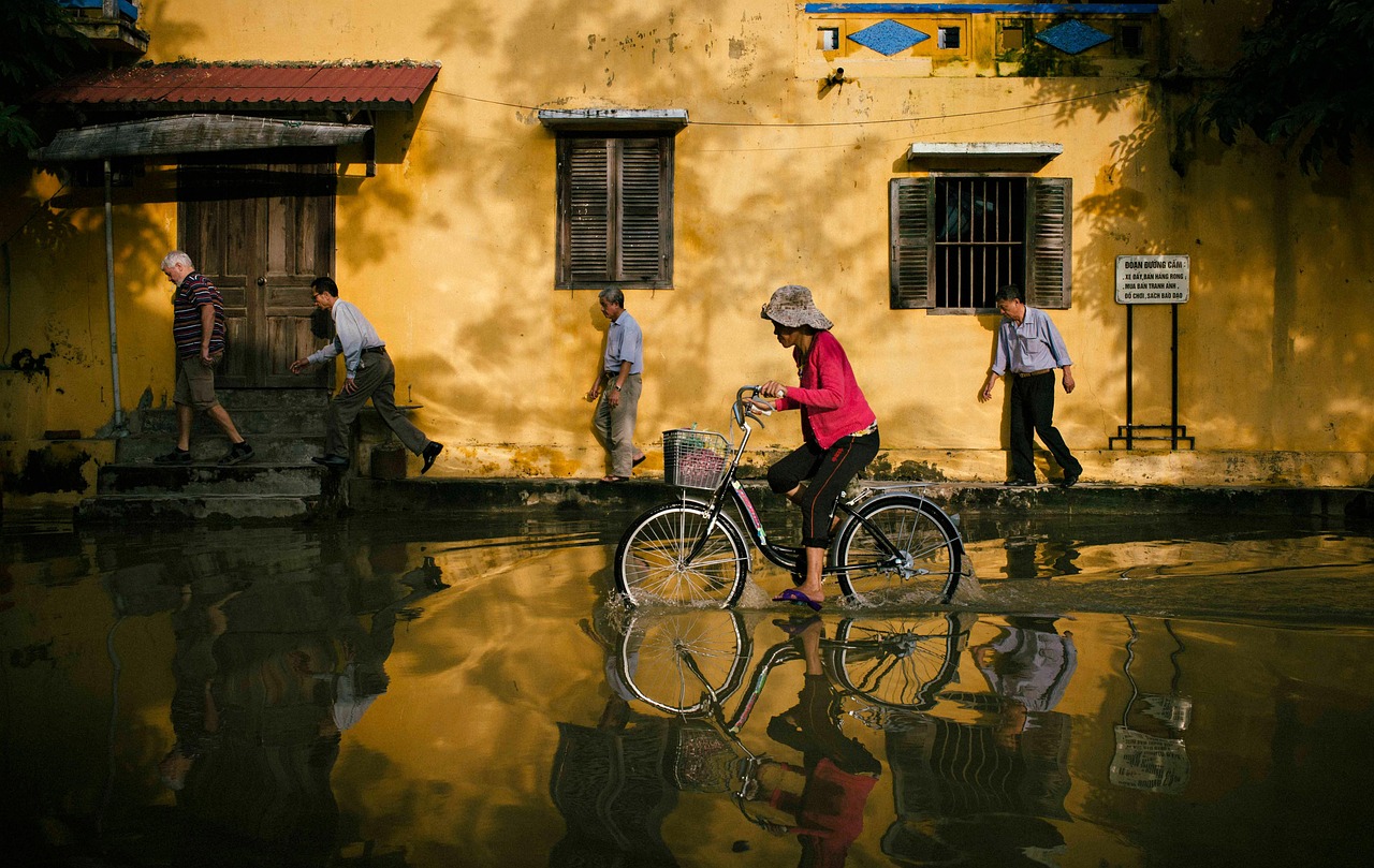 best time to visit Da Nang Hue Hoi An - biking, street