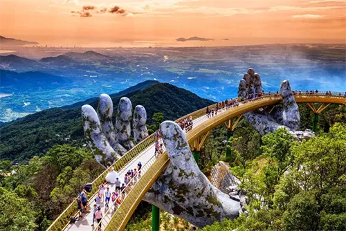 Da Nang 5 Days 4 Nights Tour: Golden Bridge, Hoi An Ancient Town & Coastal Escape
